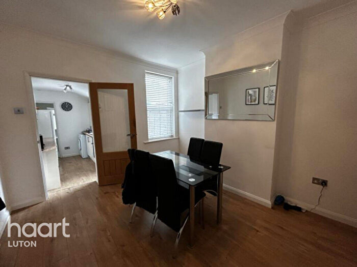 2 Bedroom Terraced House To Rent In St Peters Road, Luton, LU1