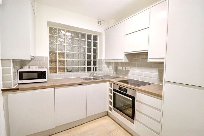 2 Bedroom Flat To Rent In Eversholt Street, Euston, London, NW1