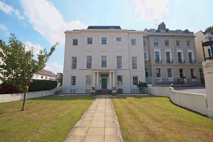 1 Bedroom Flat To Rent In Bath Road GL53