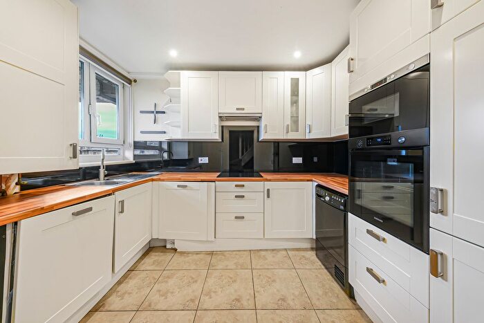 Block Of Flats For Sale In Mursell Estate, London, SW8