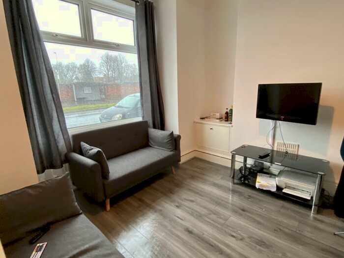 4 Bedroom Terraced House To Rent In Moseley Road, Fallowfield, M14