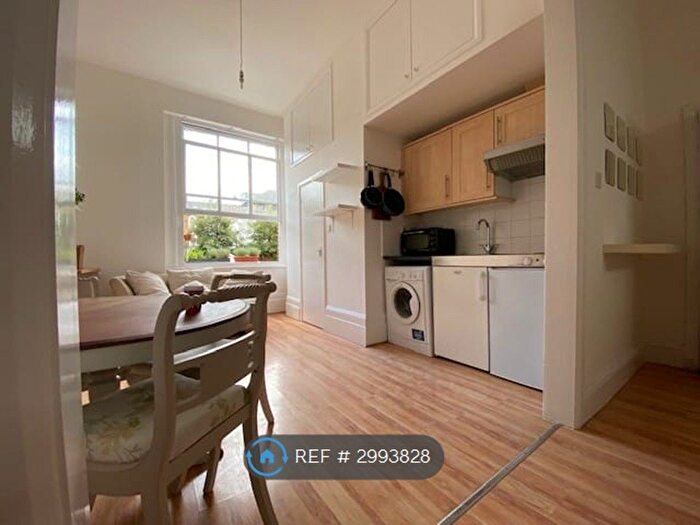 Studio To Rent In Blackstock Road, London, N4