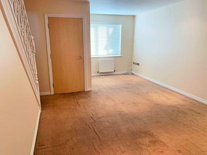 3 Bedroom Terraced House For Sale In Avian Avenue, Frogmore, AL2