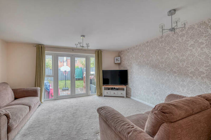 3 Bedroom Terraced House For Sale In Rounds Road, Worcester, WR5