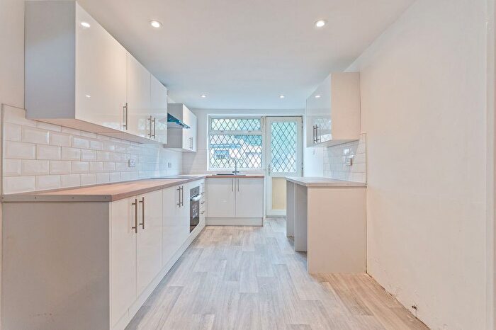 3 Bedroom Terraced House For Sale In Station Avenue, Ynysddu, NP11
