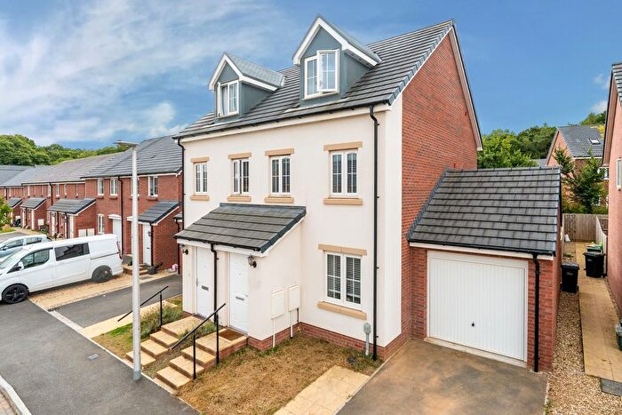 3 Bedroom Semi Detached House For Sale In Tawcroft Way, Barnstaple, Devon, EX31