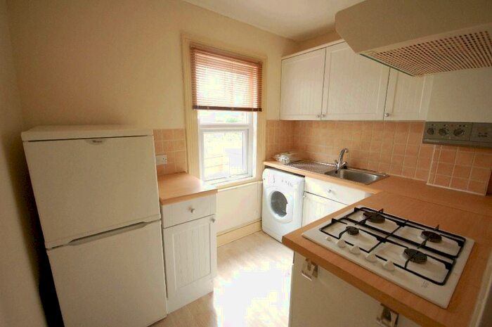 1 Bedroom Flat To Rent In Salisbury Road, Reading, RG30