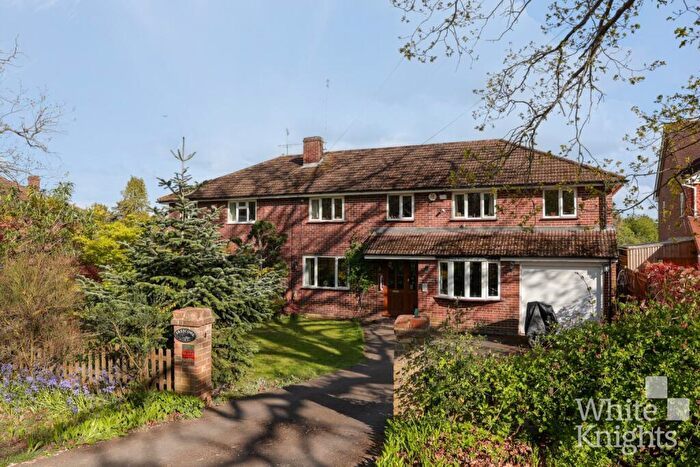 6 Bedroom Semi-Detached House For Sale In Western Avenue, Woodley, Reading, Berkshire, RG5