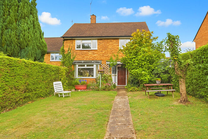 3 Bedroom Link Detached House For Sale In Paddock Way, Hemel Hempstead, HP1