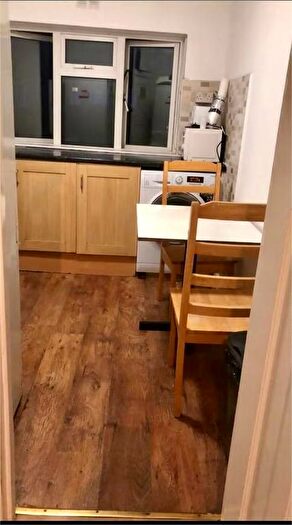 3 Bedroom Flat To Rent In Kingsbury Road, London, NW9