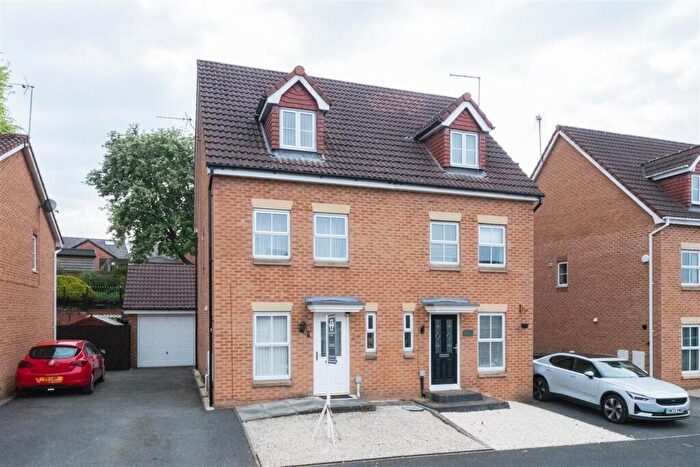 3 Bedroom Semi-Detached House For Sale In Gordale Close, Winnington, Northwich, CW8