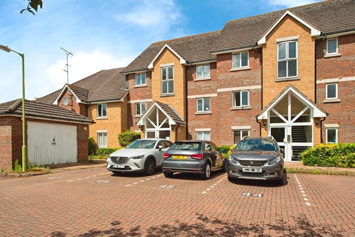 1 Bedroom Flat For Sale In Farthing Close, Watford, WD18
