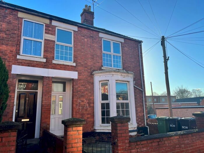 3 Bedroom Flat To Rent In Rock Street, Wellingborough NN8