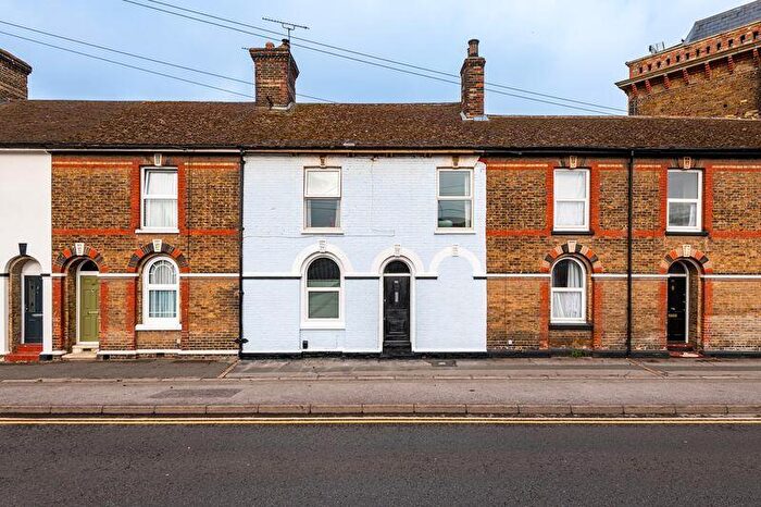 3 Bedroom Terraced House For Sale In Station Road, Strood, Rochester, ME2