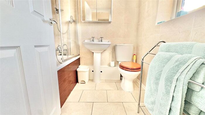 4 Bedroom Detached House For Sale In Pullman Close, Wirral, Merseyside, CH60