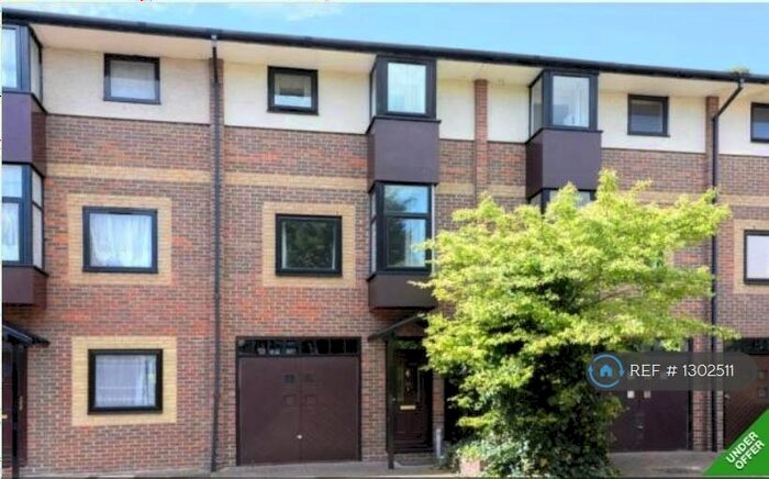 5 Bedroom Terraced House To Rent In Barnfield Place, London, E14