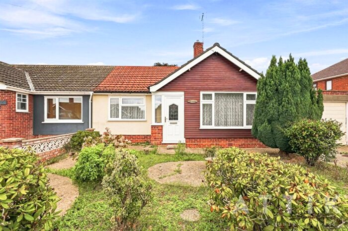 2 Bedroom Semi-Detached Bungalow For Sale In Oak Way, Halesworth, IP19