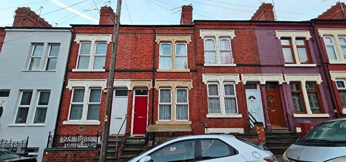 3 Bedroom Terraced House To Rent In Halstead Street, Leicester, LE5
