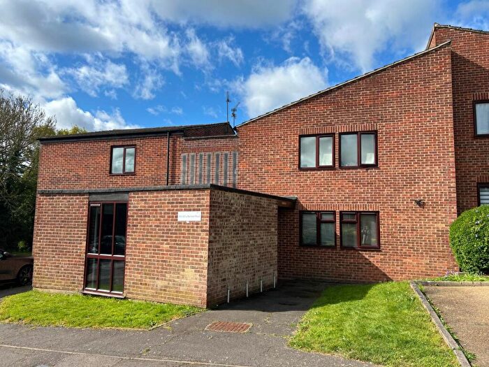 2 Bedroom Flat For Sale In Barnard Road, Galleywood, Chelmsford, CM2