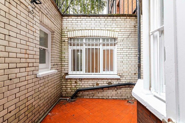 1 Bedroom Flat To Rent In Egerton Place, Knightsbridge, SW3