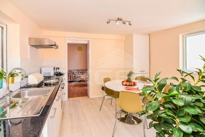 4 Bedroom Semi-Detached House To Rent In Sydney Road, Ealing, London, W13