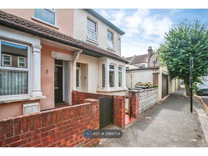 3 Bedroom End Of Terrace House To Rent In Lancing Road, Croydon, CR0