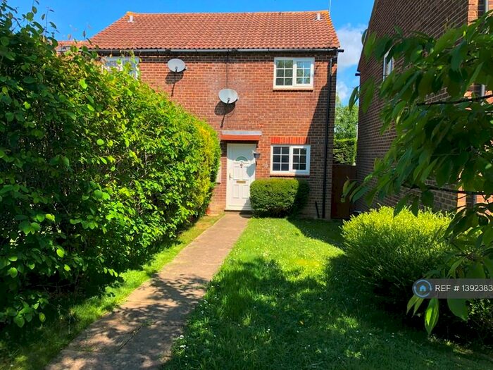 2 Bedroom Semi-Detached House To Rent In Bramble Twitten, East Grinstead, RH19