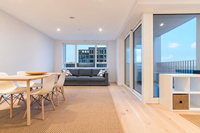 1 Bedroom Flat For Sale In Walton Heights, Walworth Road, Elephant & Castle, London, SE17