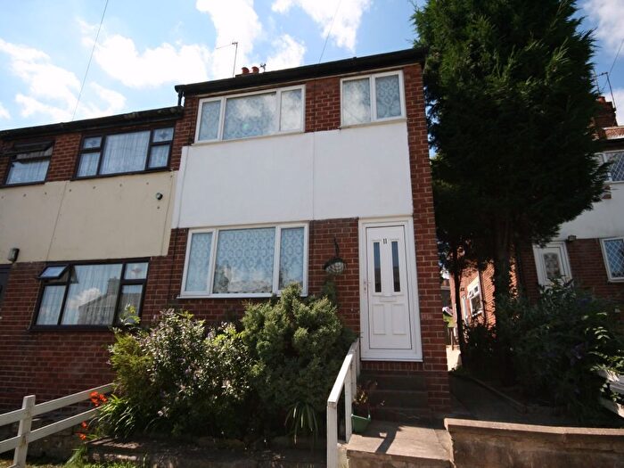 3 Bedroom End Of Terrace House To Rent In West View, Batley, WF17