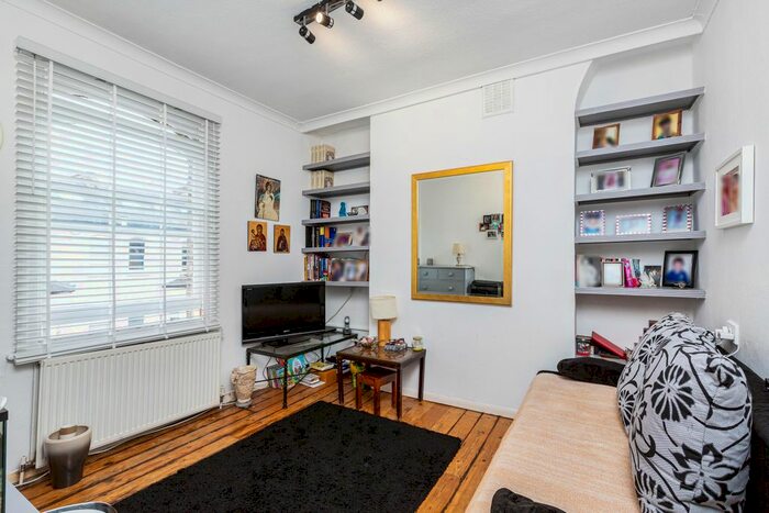 1 Bedroom Flat For Sale In Shorrolds Road, Fulham, London, SW6