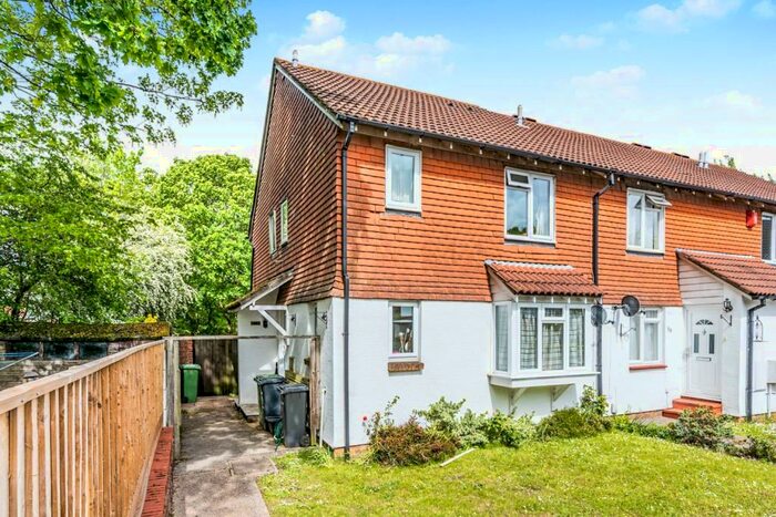 2 Bedroom Terraced House To Rent In Torridge Gardens, West End, SO18