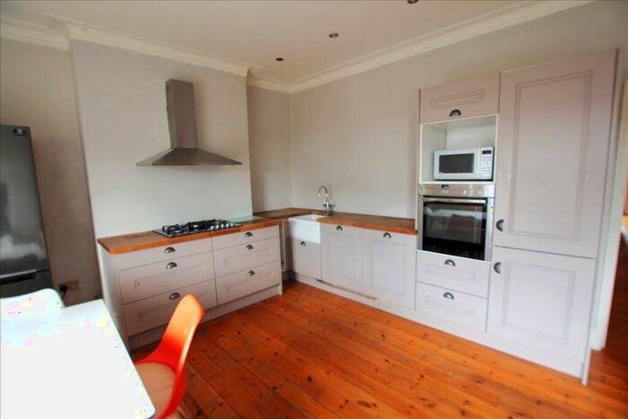 2 Bedroom Flat To Rent In Brantwood Road, Tottenham, London, N17