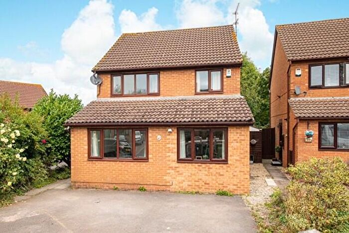 2 Bedroom House To Rent In Highfields Close, Bristol, BS34