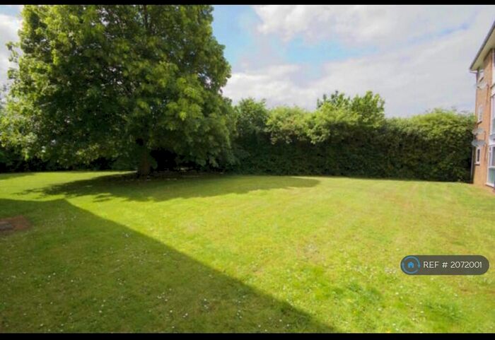 2 Bedroom Flat To Rent In Foxglove Way, Chelmsford, CM1