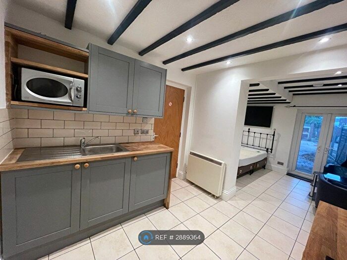 Studio To Rent In Ground Floor Studio, Southampton, SO19