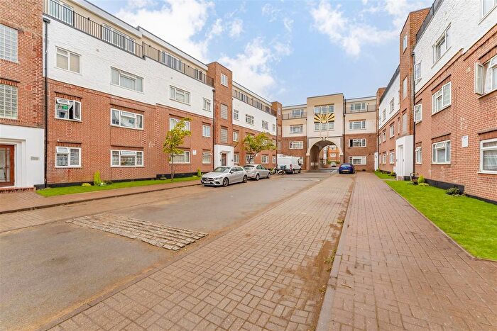 3 Bedroom Property For Sale In Lady Margaret Road, Southall, UB1