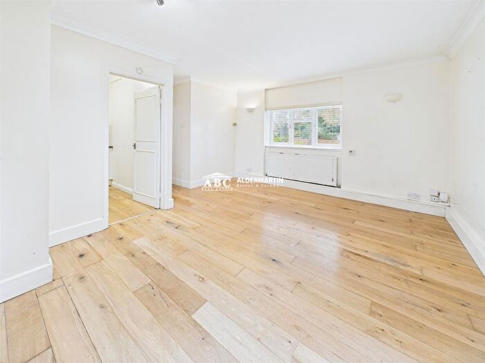1 Bedroom Flat To Rent In Lodge Close, Edgware, HA8