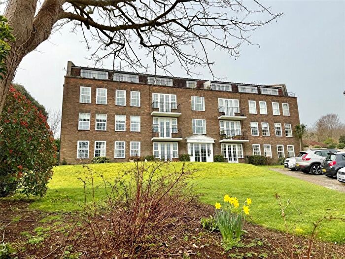 2 Bedroom Apartment For Sale In Link Road, Meads, Eastbourne, East Sussex, BN20