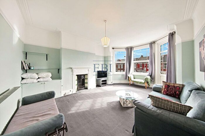 1 Bedroom Flat For Sale In Hamilton Road, London, NW10
