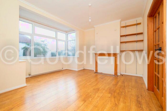 3 Bedroom House To Rent In Knightwood Crescent, New Malden, KT3