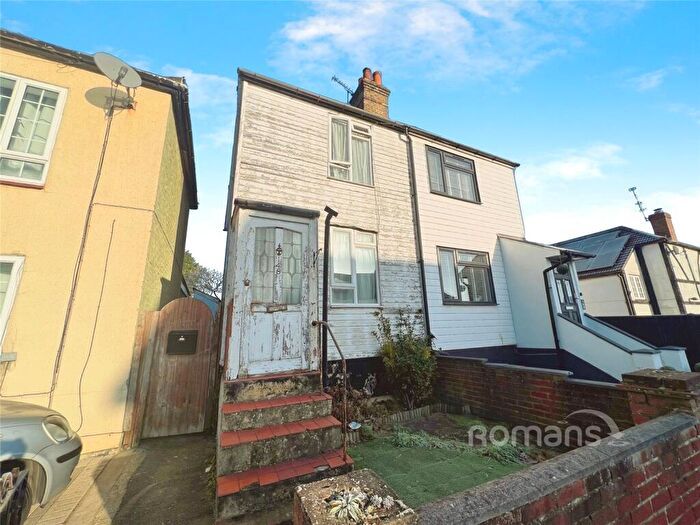 2 Bedroom Semi-Detached House To Rent In Queens Road, Farnborough, GU14