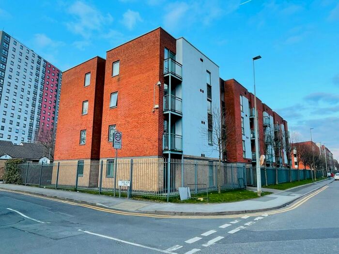 2 Bedroom Flat To Rent In Quay, Manchester, M5