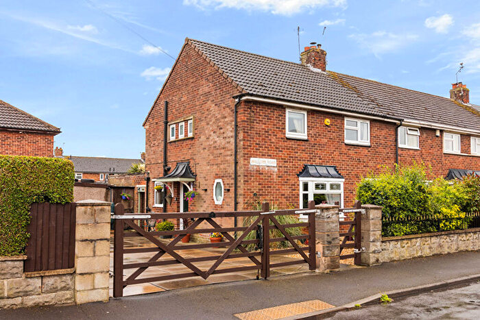 3 Bedroom End Of Terrace House For Sale In Mallory Road, Scunthorpe, Lincolnshire, DN16
