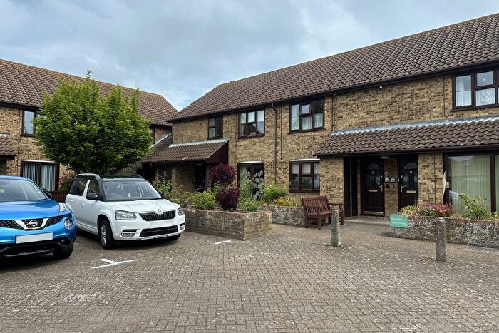 2 Bedroom Flat For Sale In Bridgeside, Deal, CT14