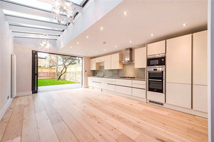 5 Bedroom Terraced House To Rent In Hornsey Road, Holloway, N7