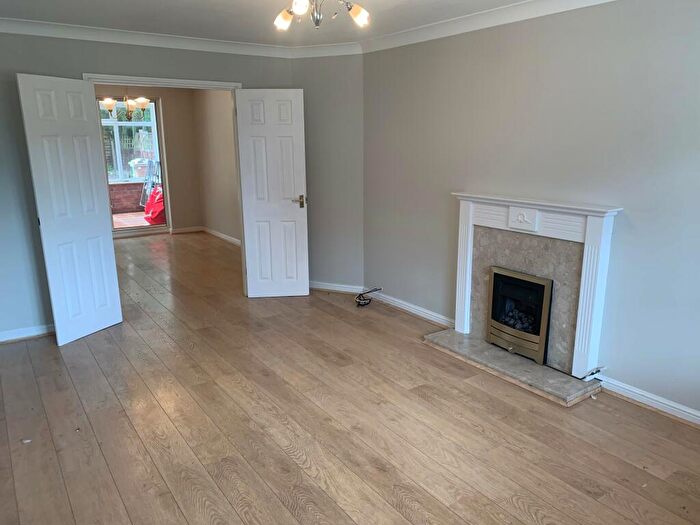 4 Bedroom House To Rent In Burlish Avenue, Solihull, B92