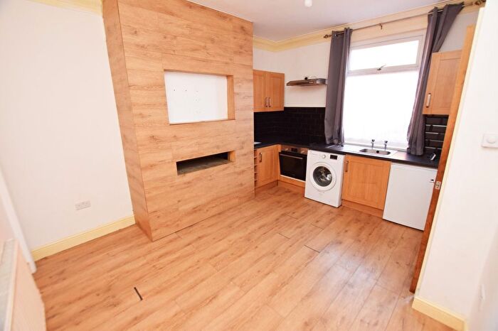 2 Bedroom Terraced House To Rent In Crosby Street, Leeds, West Yorkshire, LS11