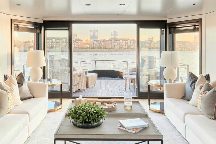 2 Bedroom Houseboat To Rent In Cheyne Walk, Chelsea, SW10