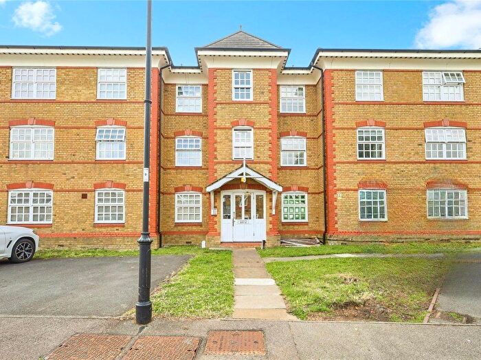 1 Bedroom Flat For Sale In Hanbury Drive, London, N21