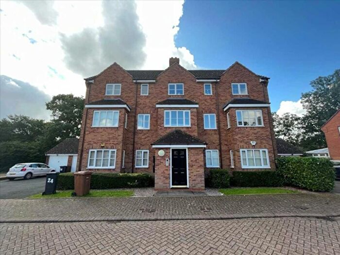 2 Bedroom Flat To Rent In Aldershaws, Shirley, B90